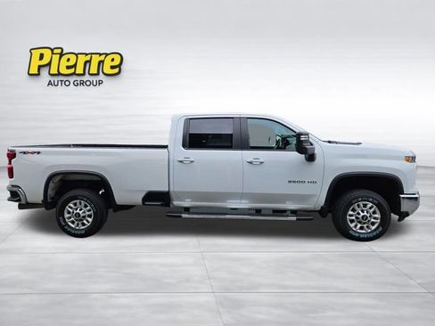 Used 2025 Chevrolet Silverado 2500 LT w/ Convenience Package AWD/4WD image 6