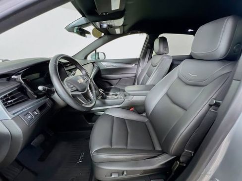 Used 2025 Cadillac XT5 Luxury FWD image 10