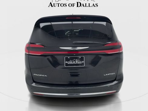 Used 2022 Chrysler Pacifica Limited FWD image 9