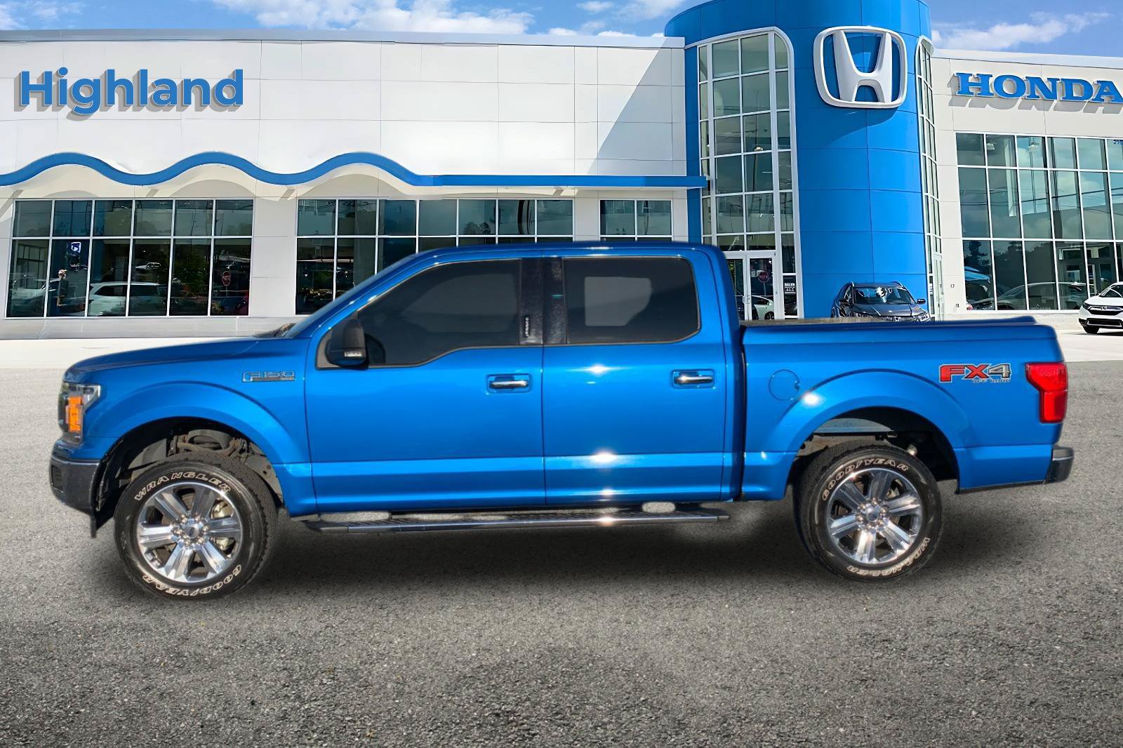 Used 2019 Ford F150 XLT w/ Equipment Group 302A Luxury AWD/4WD image 2