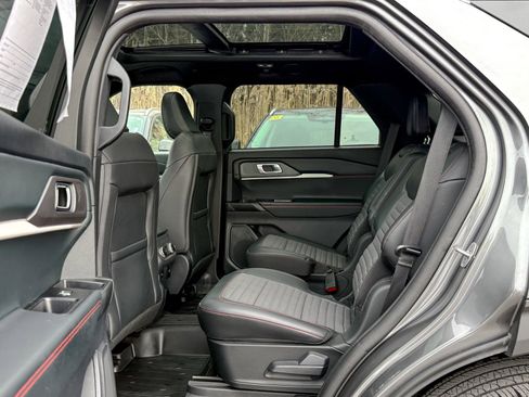 Certified 2025 Ford Explorer ST-Line w/ Premium Package image 20