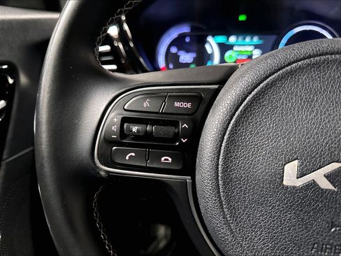 Used 2022 Kia Niro EX FWD image 19