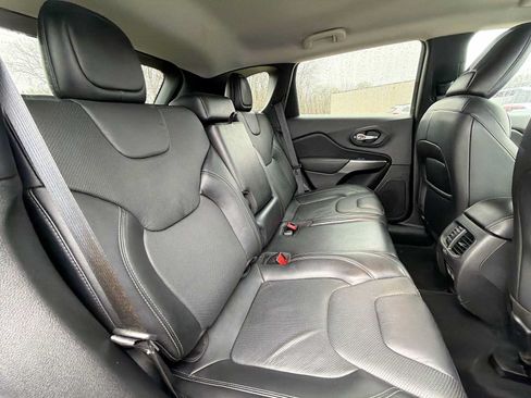 Used 2021 Jeep Cherokee Latitude Lux AWD/4WD image 17