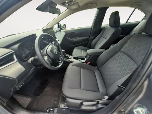 Used 2025 Toyota Corolla LE FWD image 9