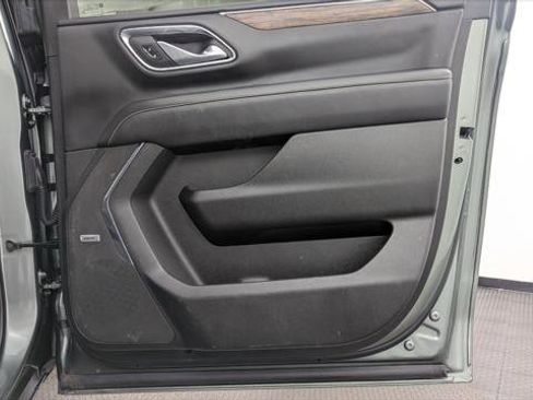 Used 2023 Chevrolet Suburban Premier image 23