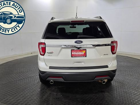 Used 2019 Ford Explorer XLT w/ Equipment Group 202A AWD/4WD image 6