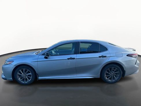 Used 2021 Toyota Camry SE FWD image 6