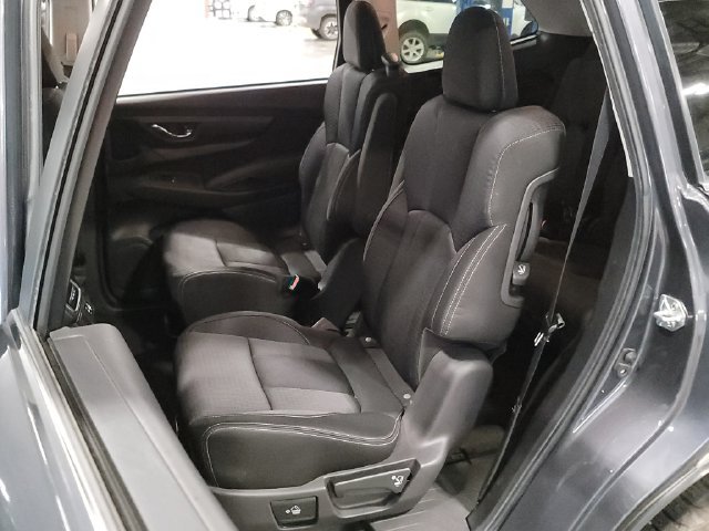 Used 2023 Subaru Ascent Premium w/ Convenience Package AWD/4WD image 6