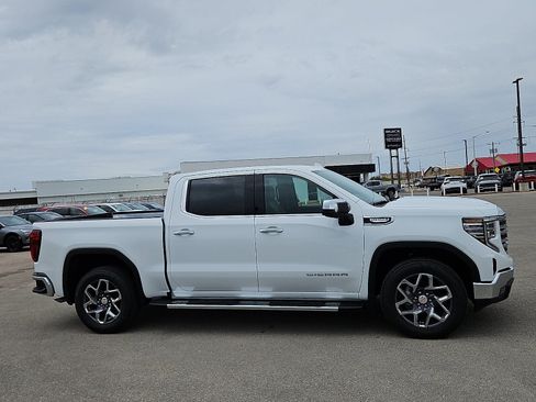 New 2026 GMC Sierra 1500 SLT RWD image 6