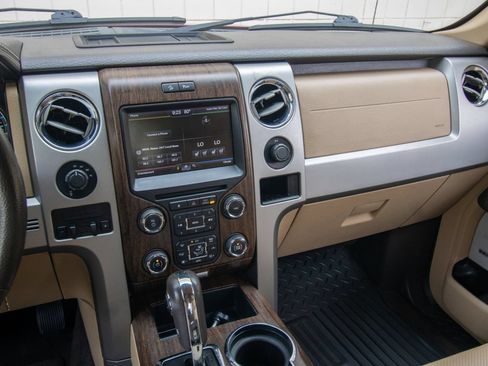 Used 2014 Ford F150 Lariat w/ Equipment Group 502A Luxury AWD/4WD image 25