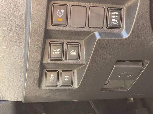 Used 2023 Nissan Frontier PRO-4X w/ Pro Convenience Package AWD/4WD image 17