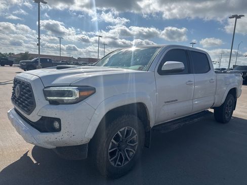 Used 2023 Toyota Tacoma TRD Sport AWD/4WD image 6