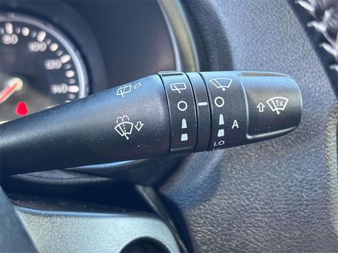 Used 2021 Jeep Renegade Latitude w/ Sun & Sound Group image 31