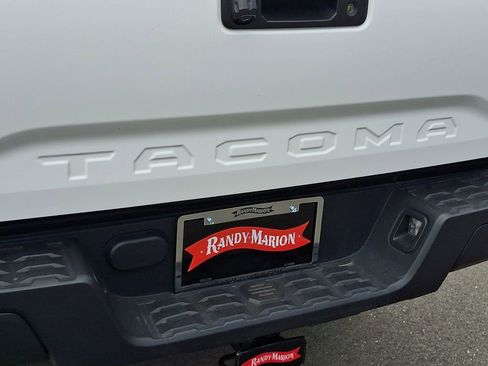 Used 2020 Toyota Tacoma SR image 30