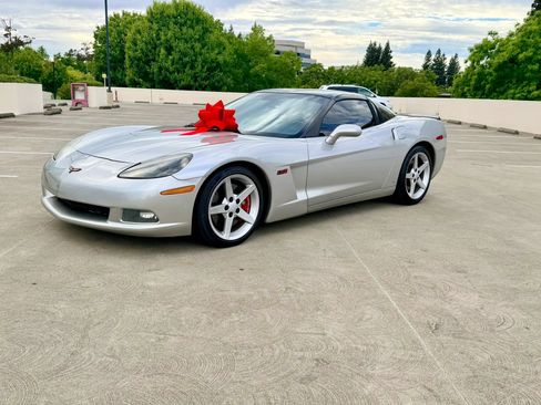 Used 2007 Chevrolet Corvette Coupe w/ Preferred Equipment Group RWD image 40