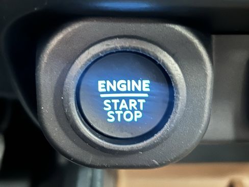 Used 2022 Ford Maverick Lariat w/ Equipment Group 500A Standard image 15