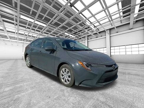 Used 2025 Toyota Corolla LE image 1