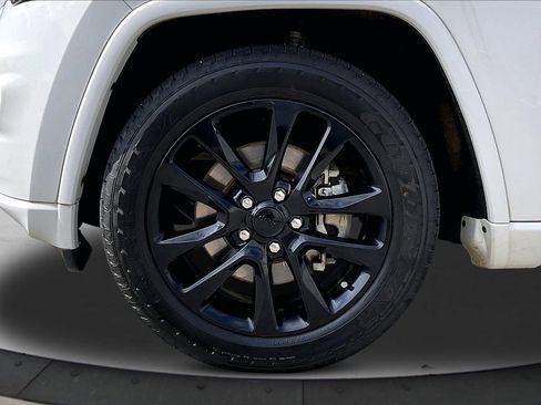 Certified 2021 Jeep Grand Cherokee Laredo X RWD image 34