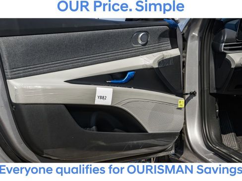 New 2025 Hyundai Elantra Limited image 33