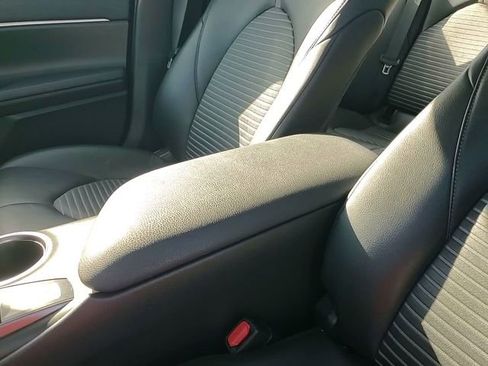 Used 2023 Toyota Camry SE image 18