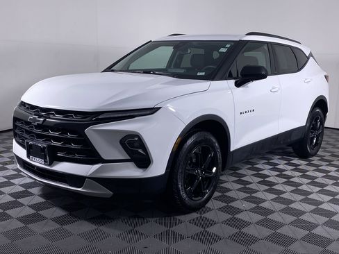 Certified 2024 Chevrolet Blazer LT w/ Convenience Package image 16