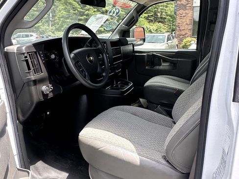 Used 2022 Chevrolet Express 3500 LS image 10