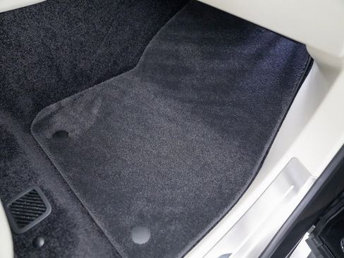 Used 2023 Land Rover Range Rover SE image 30