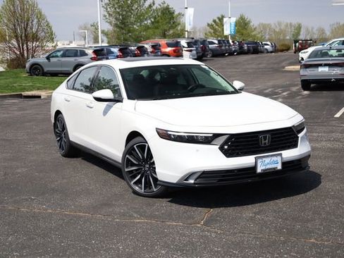New 2026 Honda Accord Touring image 2