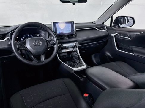 Used 2025 Toyota RAV4 XLE FWD image 26