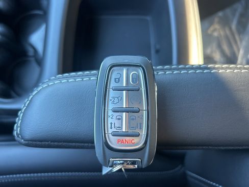 New 2026 Chrysler Voyager LX image 36