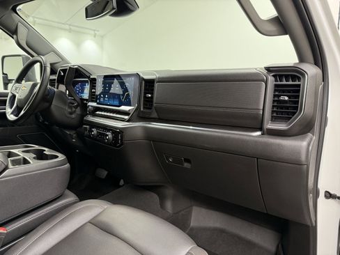 Used 2024 Chevrolet Silverado 2500 LTZ image 34