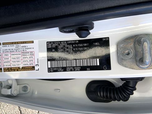 Used 2023 Toyota 4Runner TRD Off-Road Premium w/ Moonroof Package AWD/4WD image 37