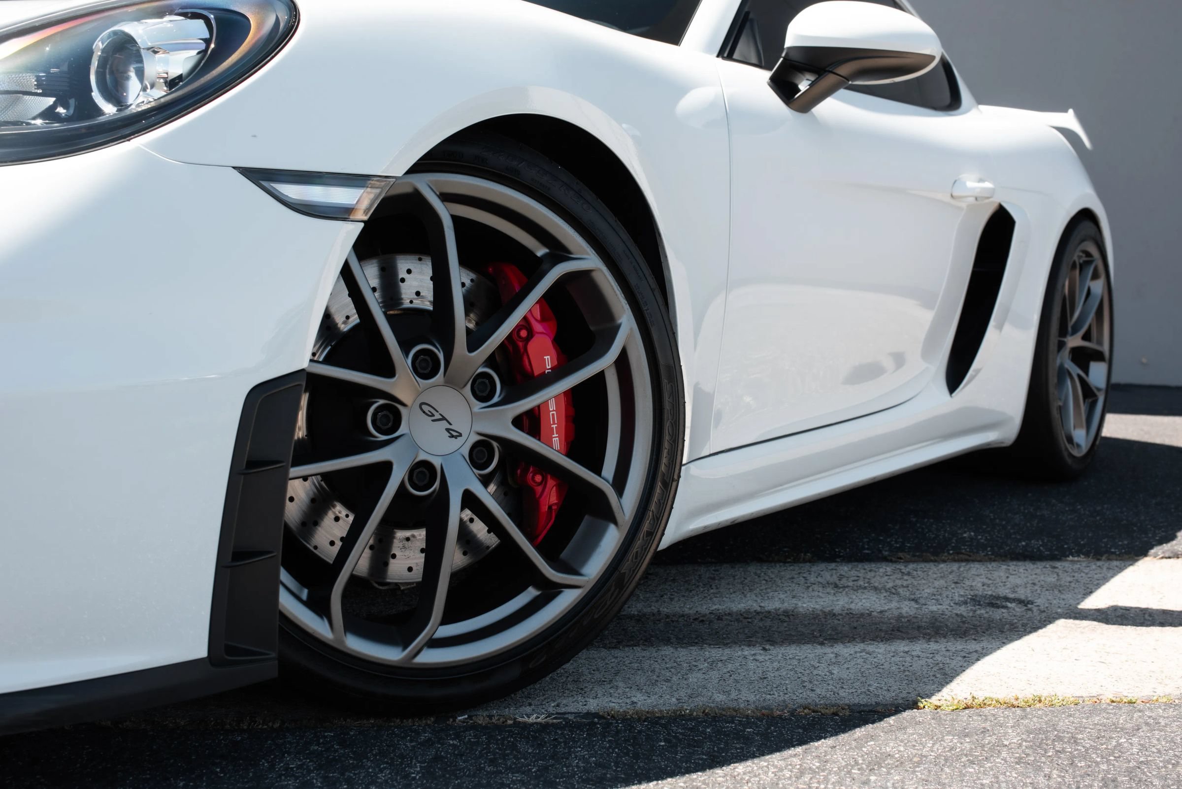 Used 2020 Porsche 718 Cayman GT4 RWD image 26