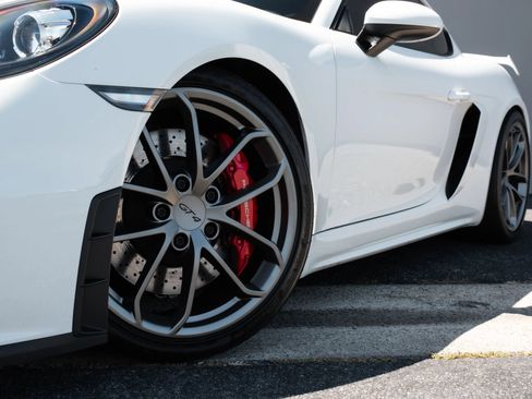 Used 2020 Porsche 718 Cayman GT4 RWD image 26
