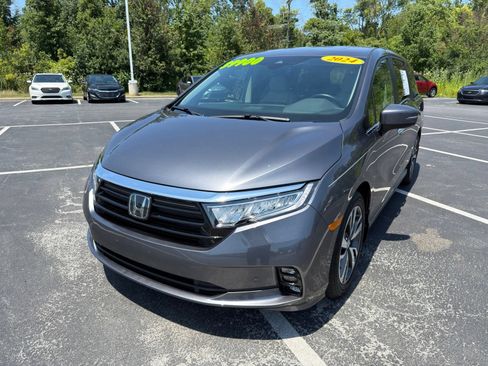 Used 2024 Honda Odyssey Touring image 2