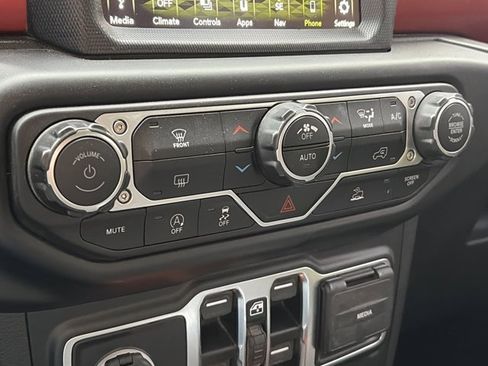 Used 2023 Jeep Wrangler Unlimited Rubicon image 19