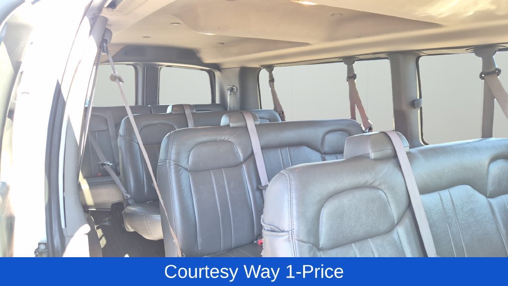 Used 2022 GMC Savana 3500 LS RWD image 12