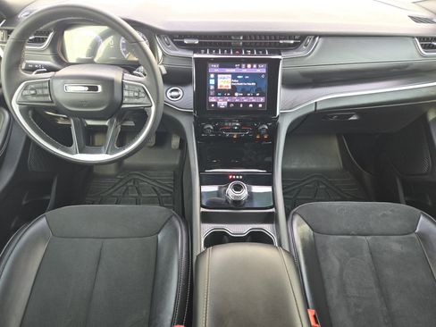 Used 2024 Jeep Grand Cherokee L Altitude image 28