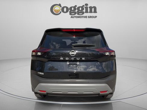 Used 2023 Nissan Rogue S image 4