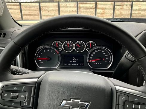 Used 2022 Chevrolet Silverado 1500 LT Trail Boss w/ Bed Protection Package AWD/4WD image 16