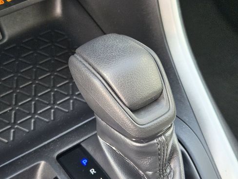 Used 2025 Toyota RAV4 XLE FWD image 21