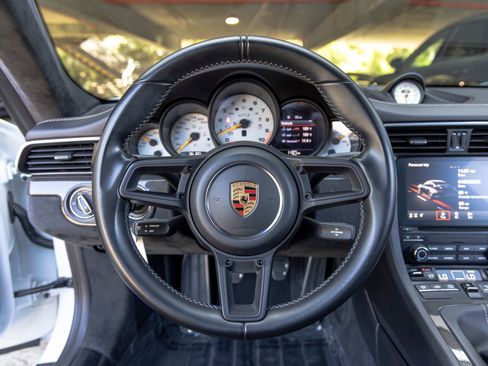Used 2018 Porsche 911 GT3 RWD image 37