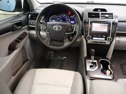 Used 2012 Toyota Camry XLE FWD image 14