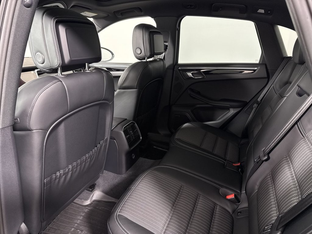 Certified 2026 Porsche Macan Turbo AWD/4WD image 26