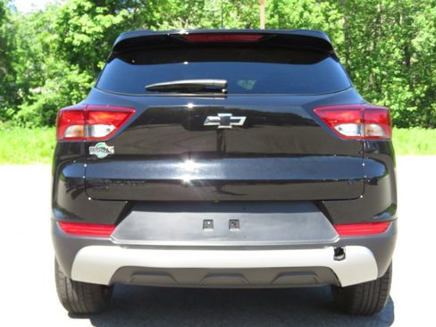 Used 2022 Chevrolet TrailBlazer LT w/ LPO, Blackout Package AWD/4WD image 6