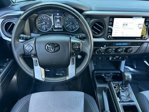 Used 2021 Toyota Tacoma TRD Off-Road AWD/4WD image 16