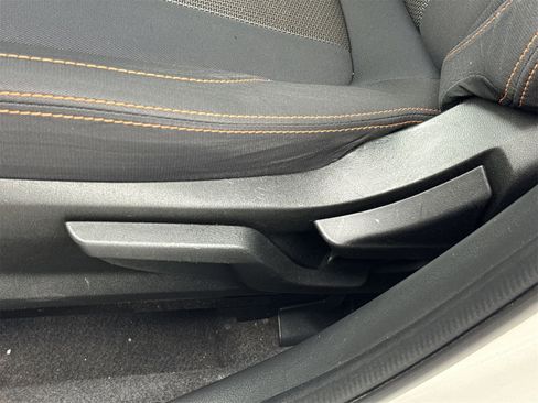 Used 2018 Subaru Crosstrek 2.0i Premium image 17