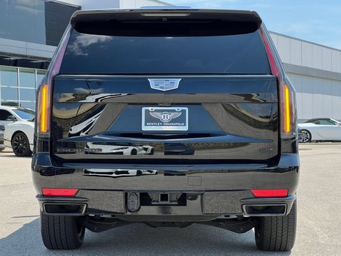 Used 2023 Cadillac Escalade ESV Sport Platinum w/ LPO, ONYX Package AWD/4WD image 8