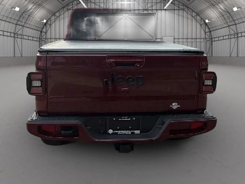 Used 2021 Jeep Gladiator Overland AWD/4WD image 6