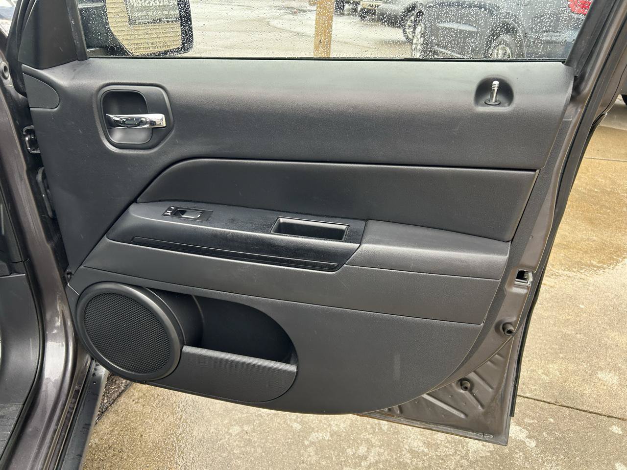 Used 2014 Jeep Patriot High Altitude FWD image 16